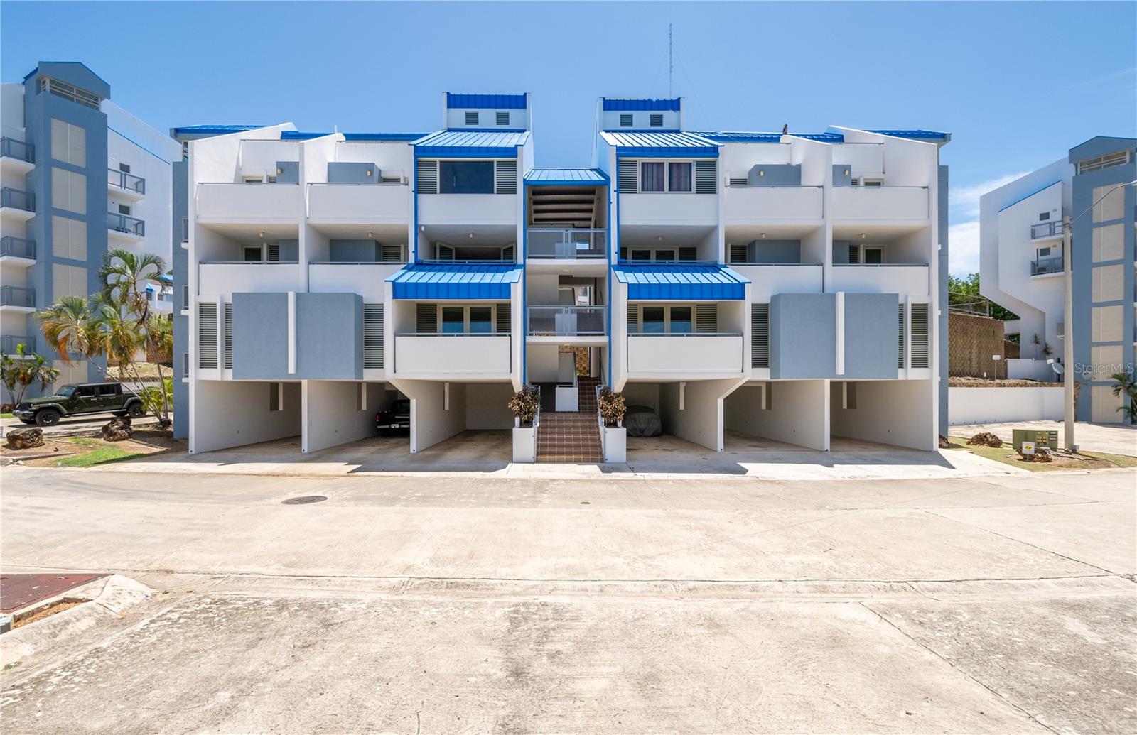3 hab · 2 baños · CABO ROJO