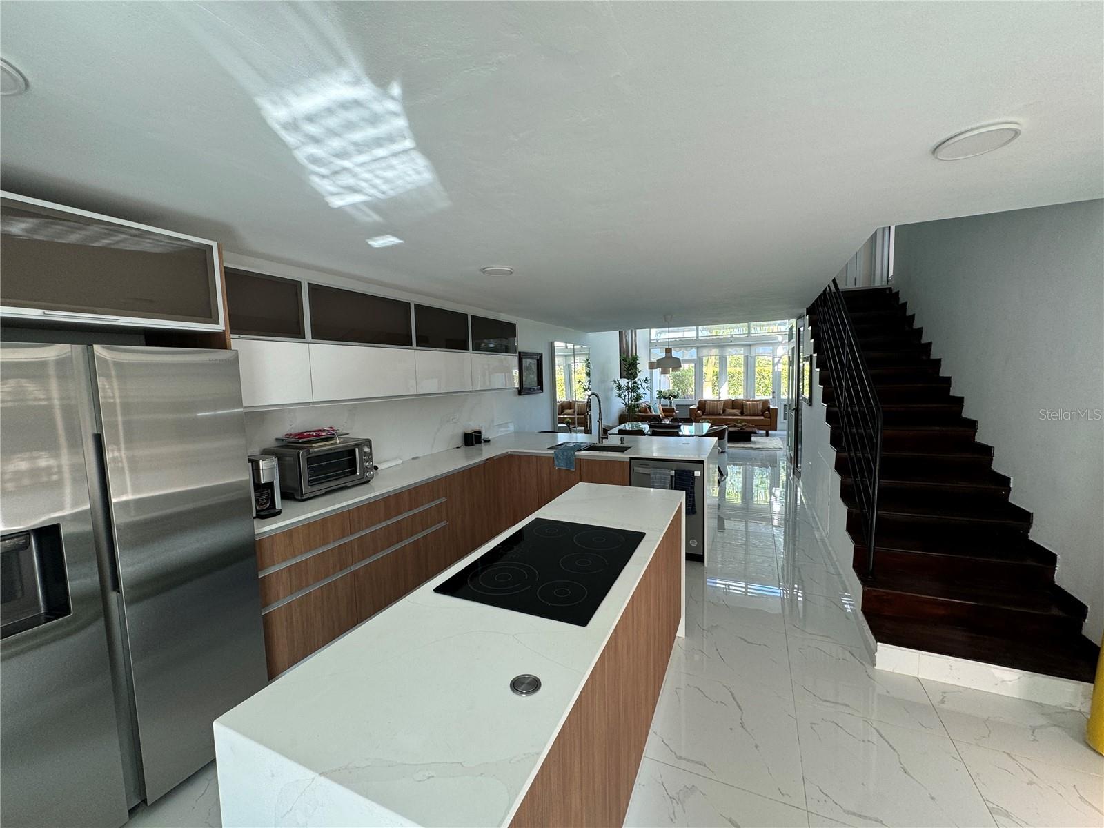 4 hab · 5 baños · DORADO — foto 3