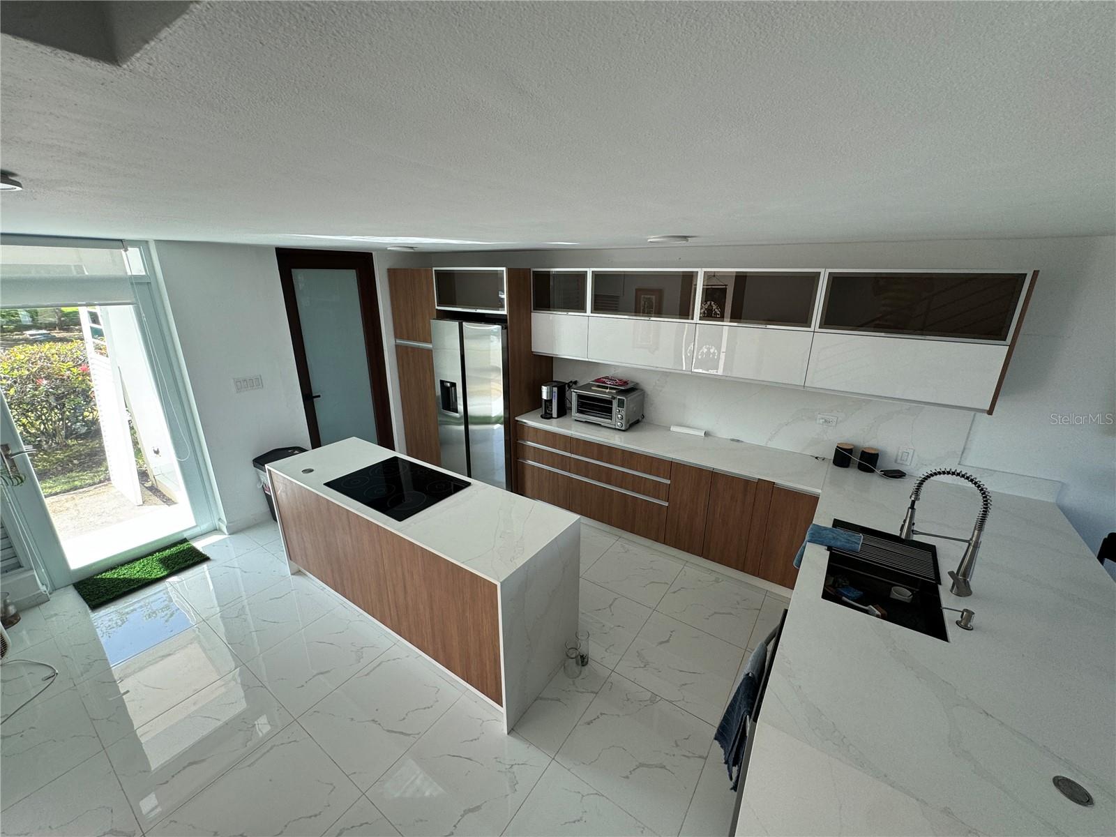 4 hab · 5 baños · DORADO — foto 4