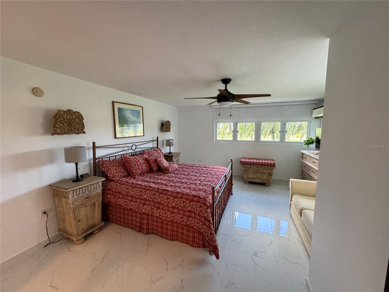 4 hab · 5 baños · DORADO — foto 10