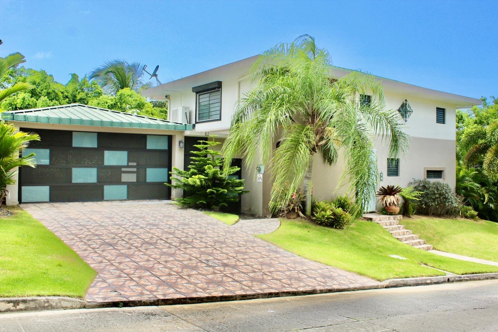 4 hab · 3 baños · LUQUILLO