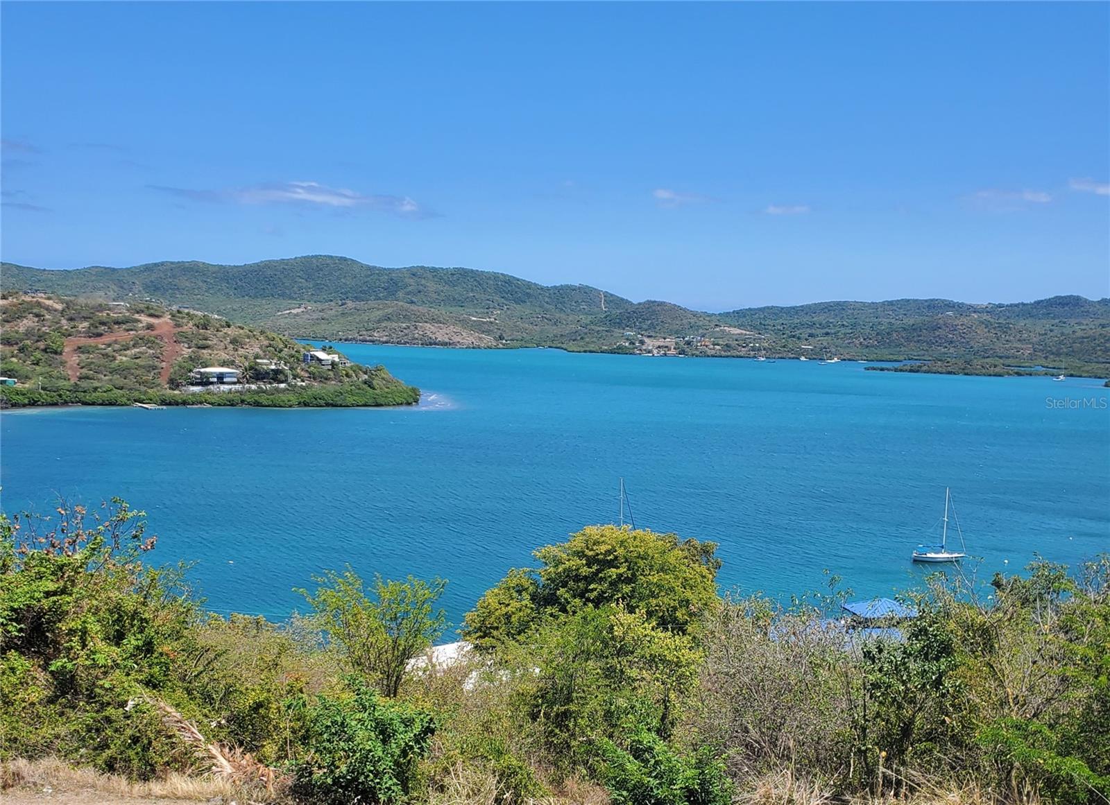 1 hab · 2 baños · CULEBRA