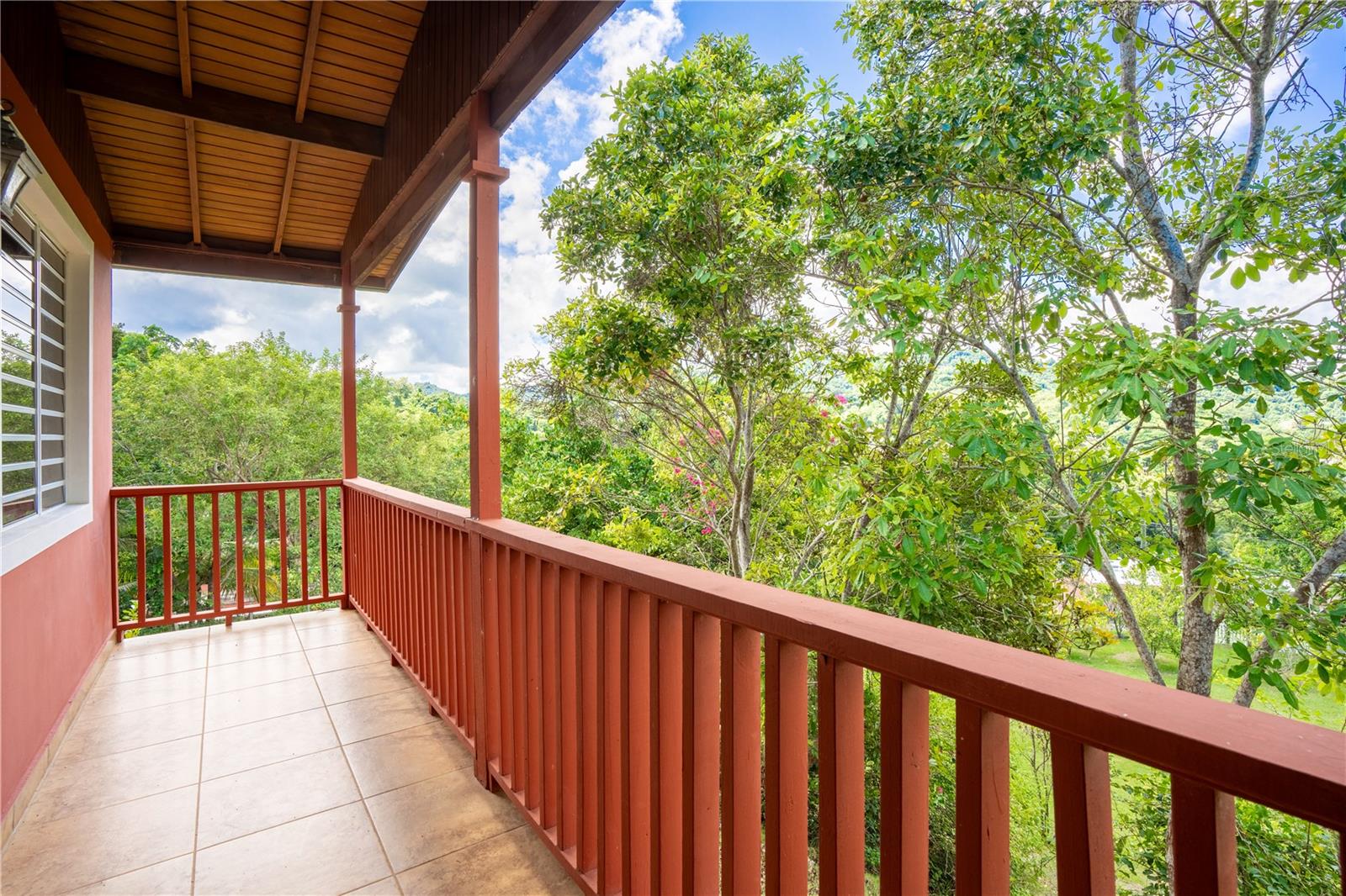 7 hab · 6 baños · TRUJILLO ALTO — foto 9