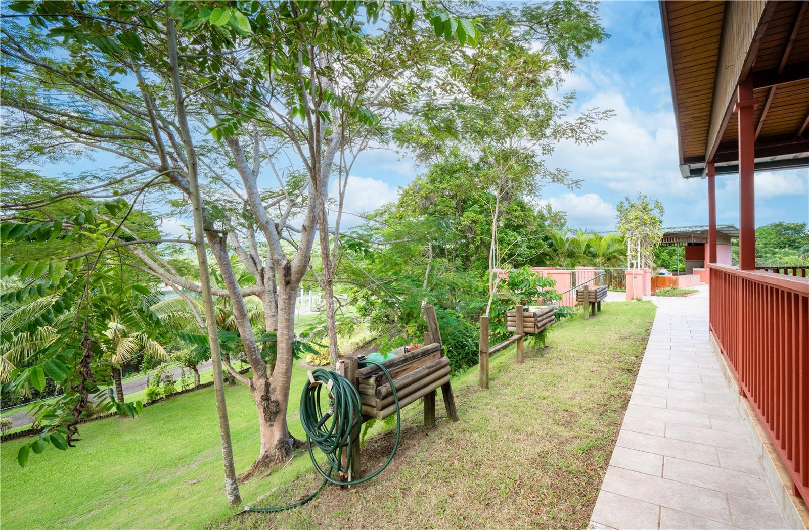 7 hab · 6 baños · TRUJILLO ALTO — foto 10