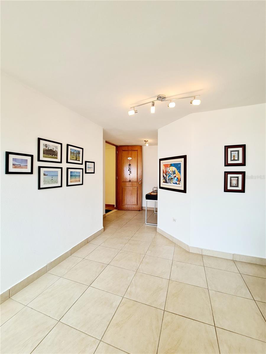 2 hab · 2 baños · AGUADILLA — foto 2