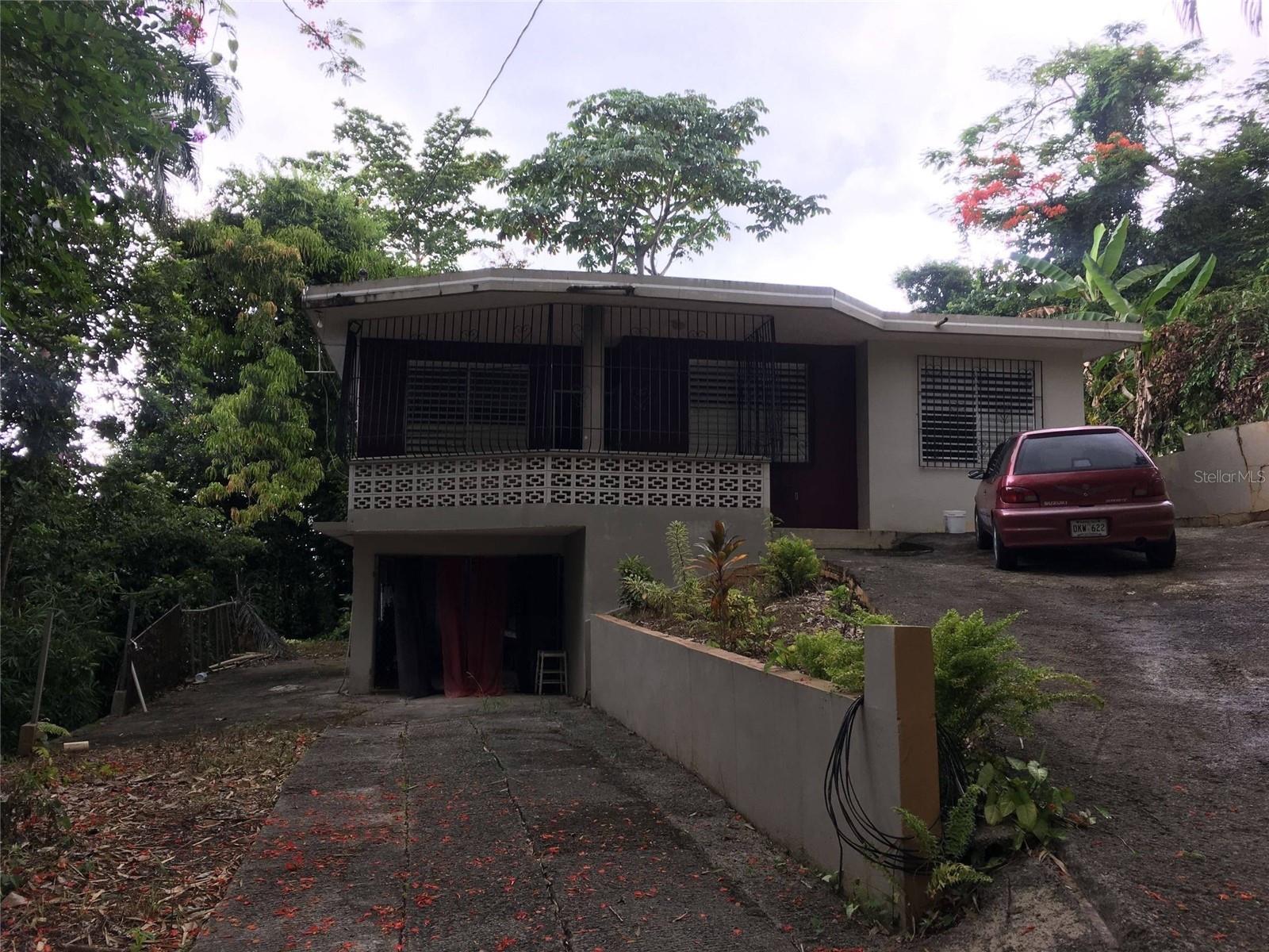 4 hab · 2 baños · MAYAGUEZ