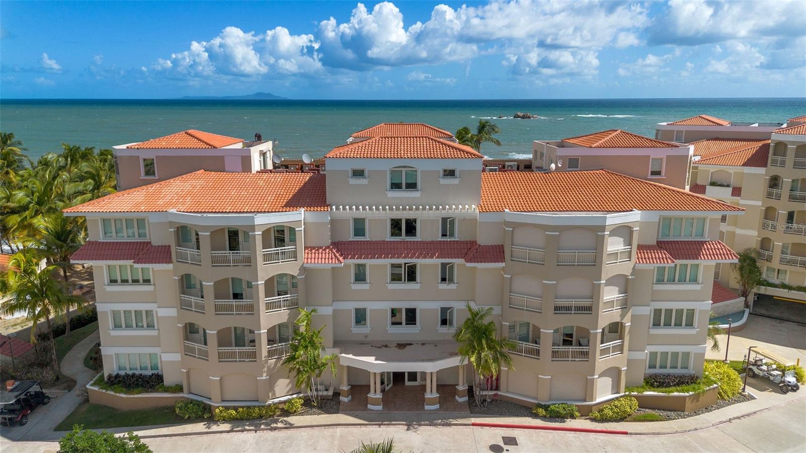 4 hab · 4 baños · HUMACAO