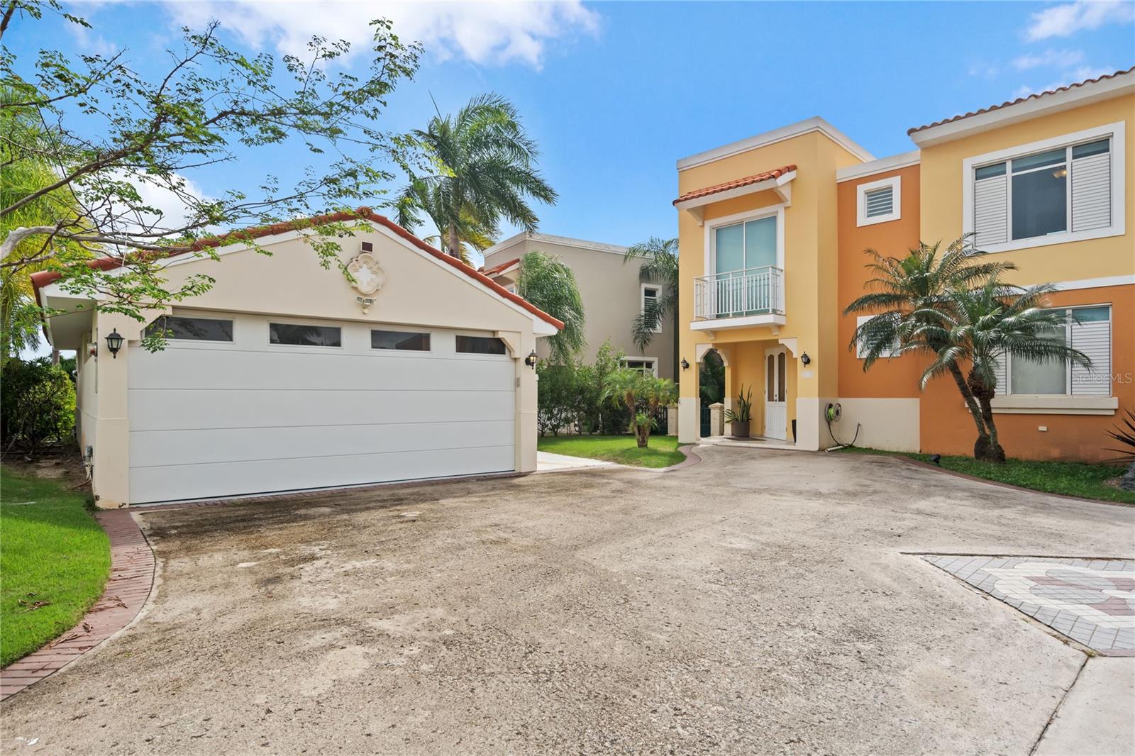 4 hab · 3 baños · HUMACAO