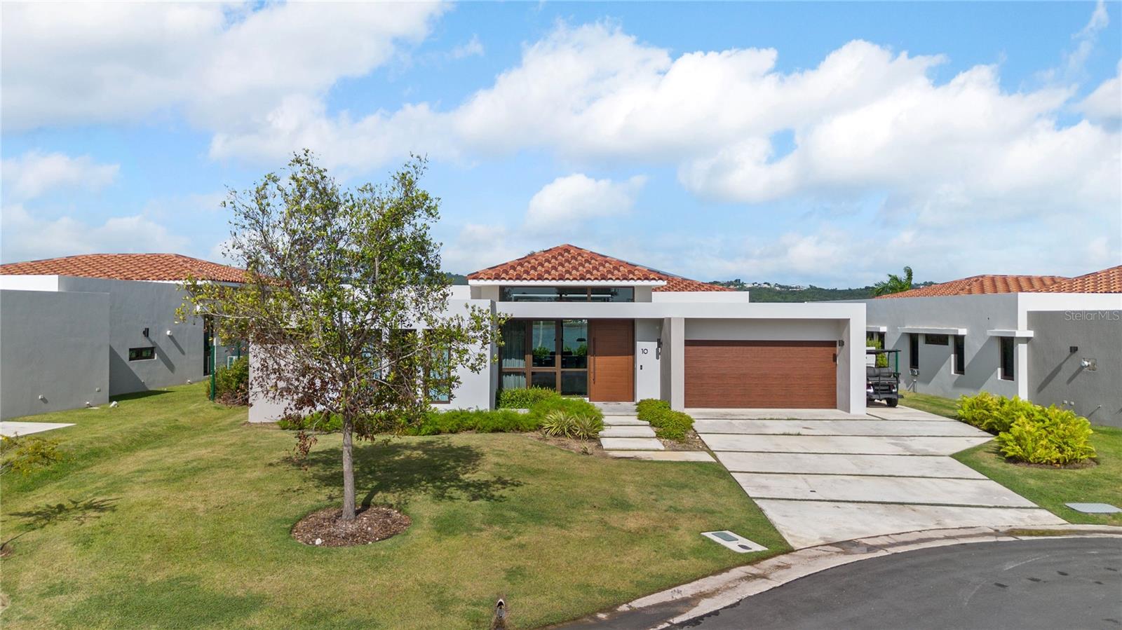 4 hab · 4 baños · HUMACAO