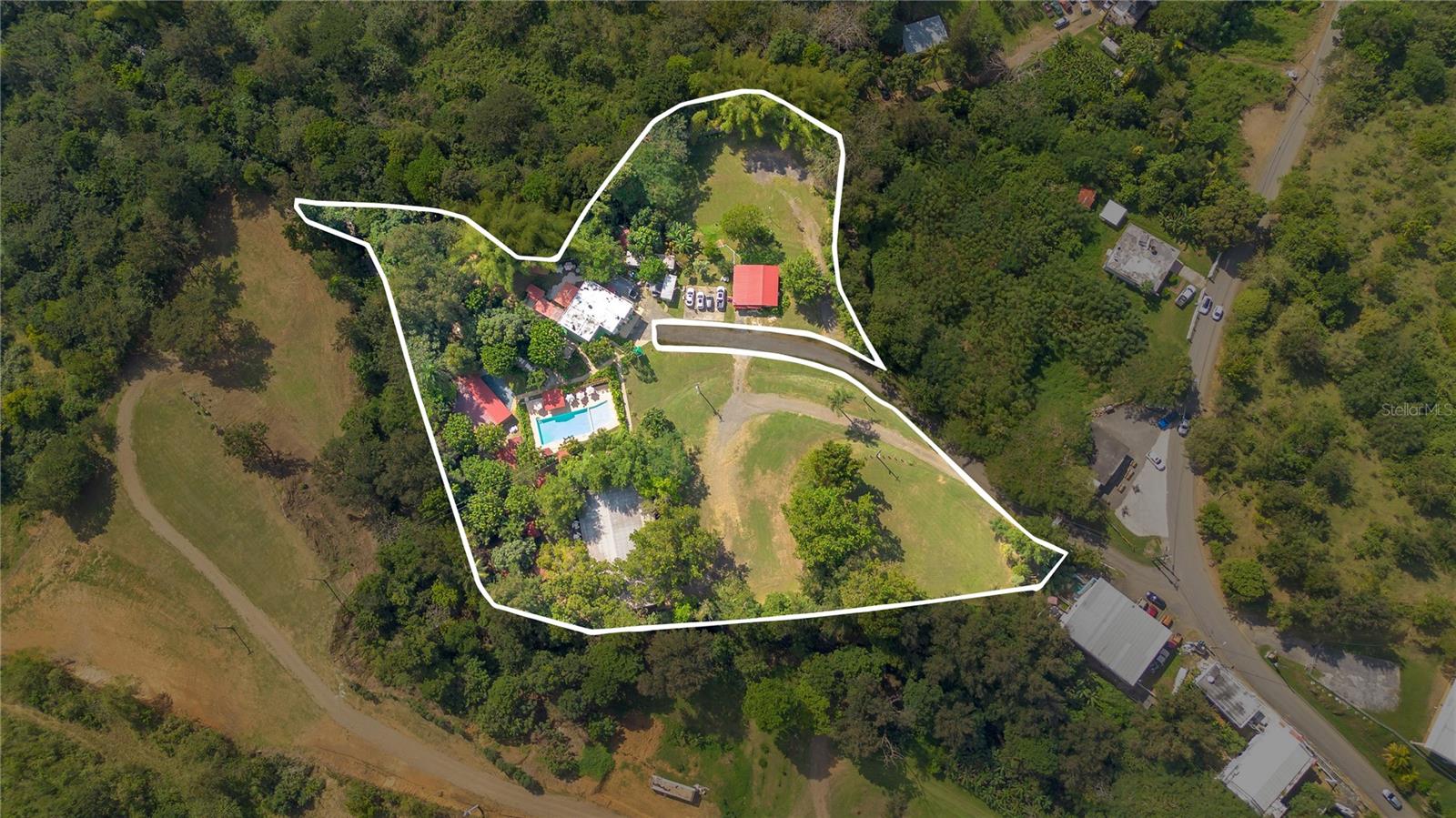 11 hab · 9 baños · PENUELAS — foto 3