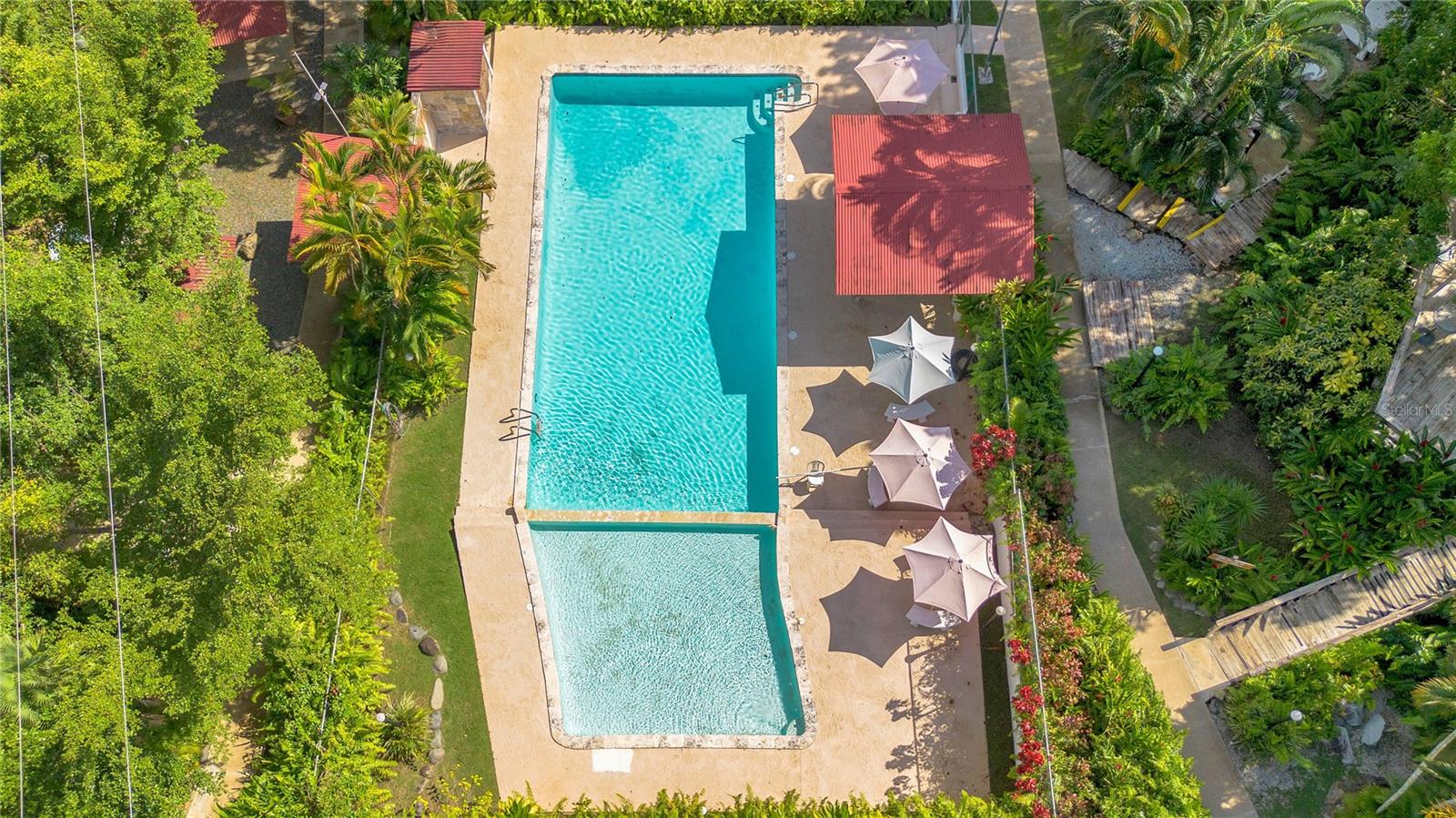 11 hab · 9 baños · PENUELAS — foto 6