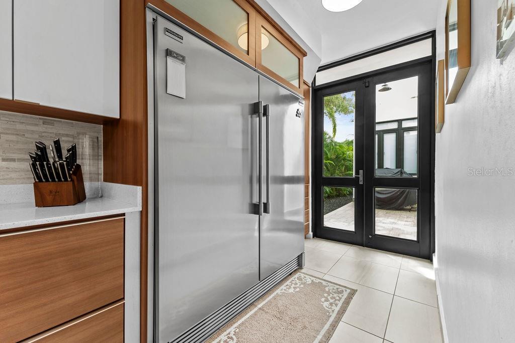 4 hab · 5 baños · DORADO — foto 12
