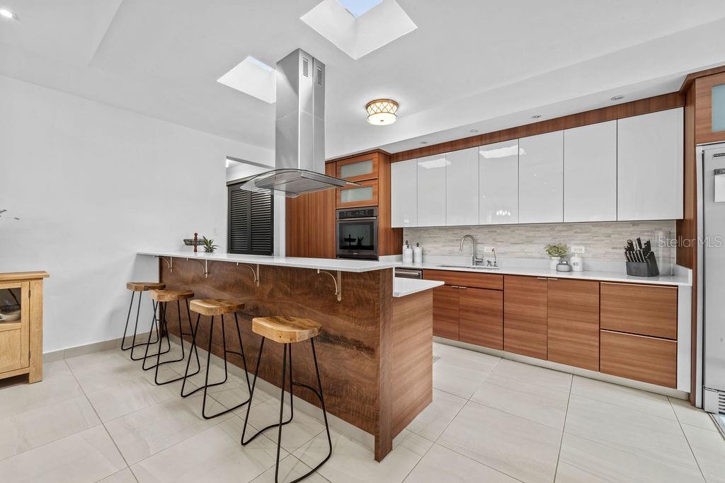 4 hab · 5 baños · DORADO — foto 10