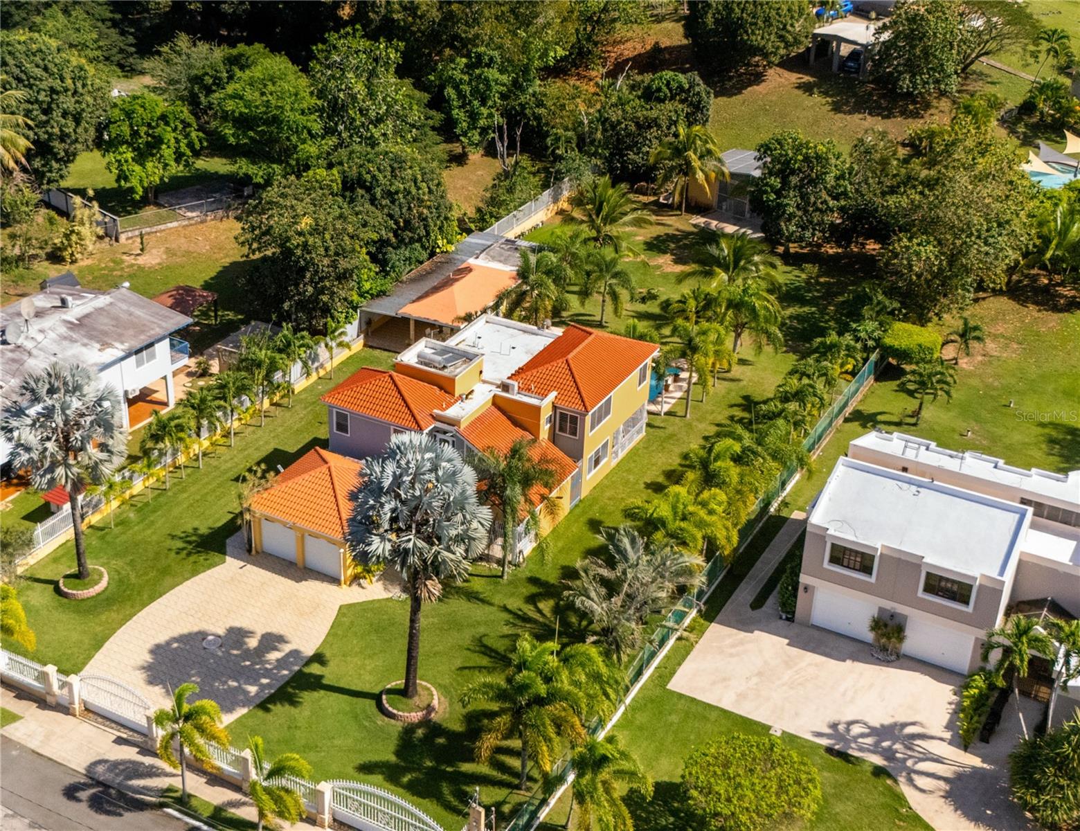 5 hab · 5 baños · MANATI — foto 4