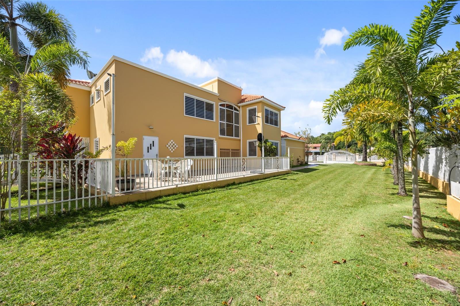 5 hab · 5 baños · MANATI — foto 5