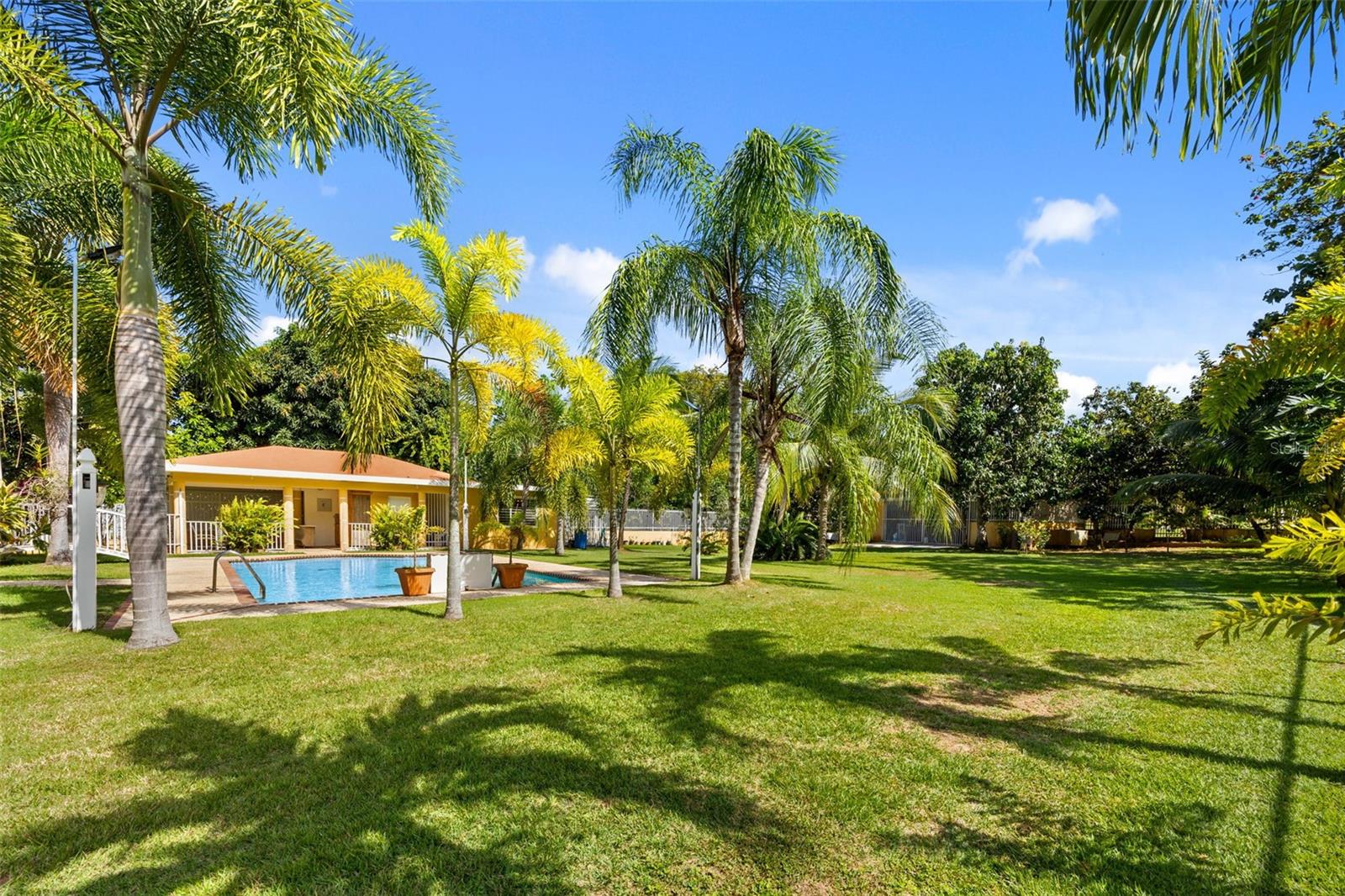 5 hab · 5 baños · MANATI — foto 7