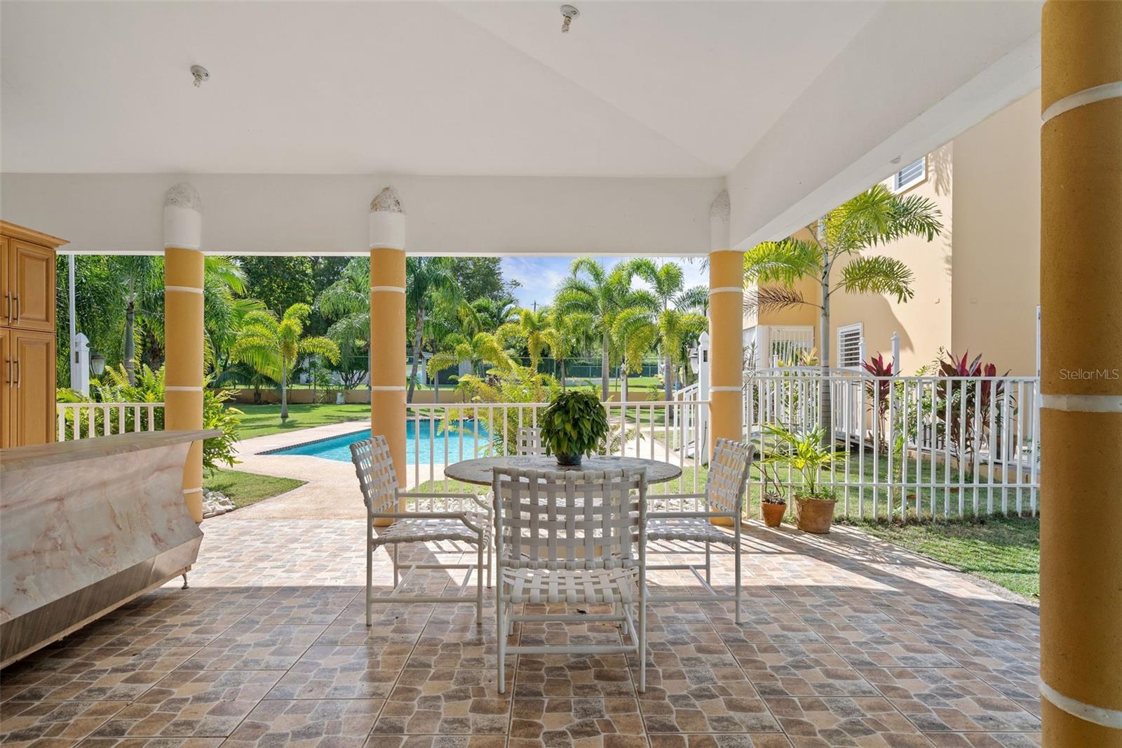 5 hab · 5 baños · MANATI — foto 9
