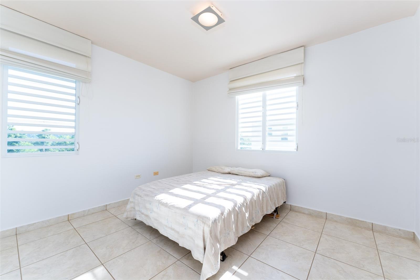 5 hab · 3 baños · DORADO — foto 11