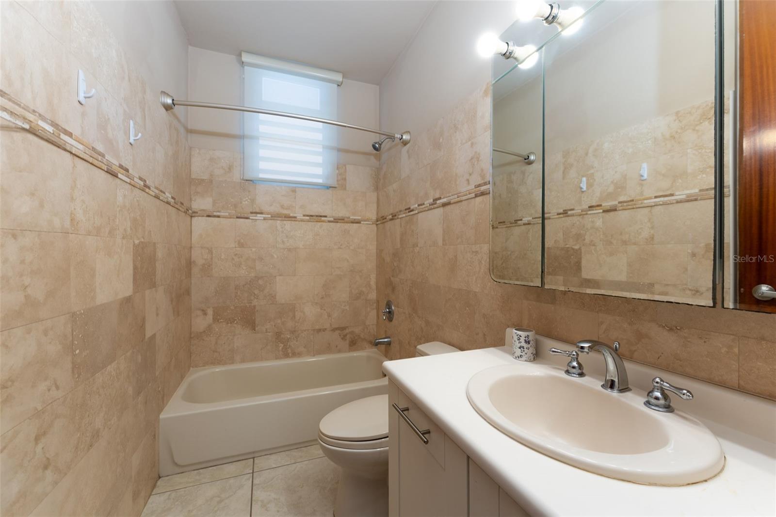 5 hab · 3 baños · DORADO — foto 12