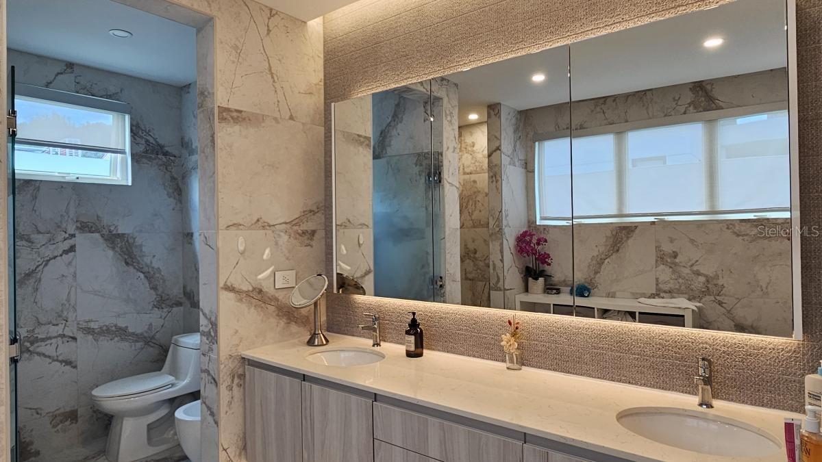 5 hab · 6 baños · DORADO — foto 12