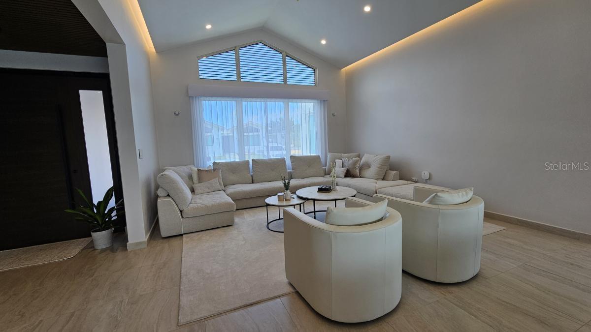 5 hab · 6 baños · DORADO — foto 4