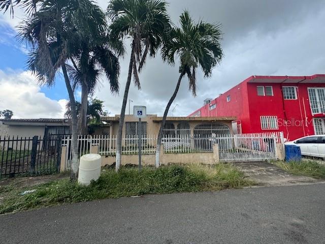 4 hab · 2 baños · BAYAMON