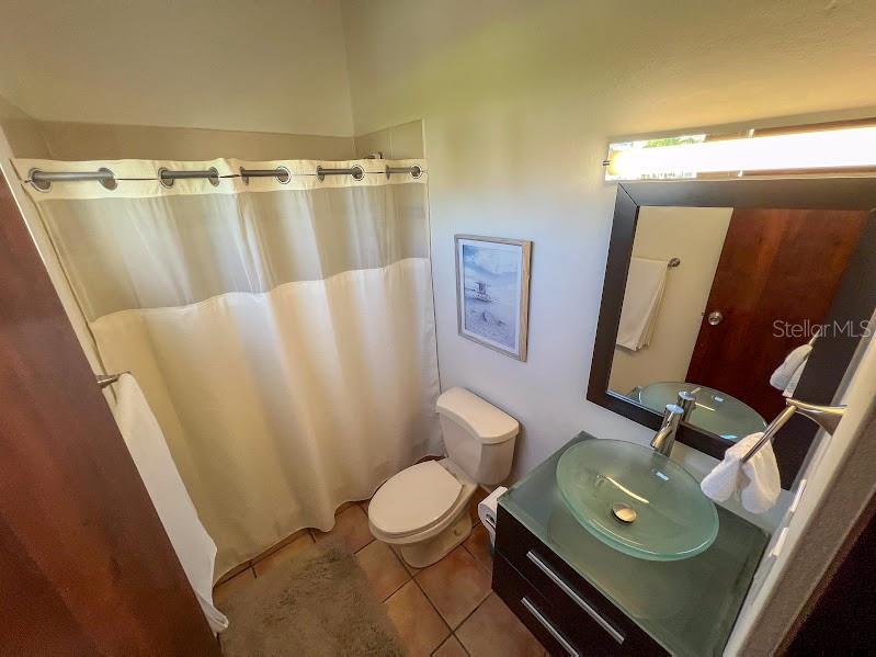 4 hab · 5 baños · DORADO — foto 12