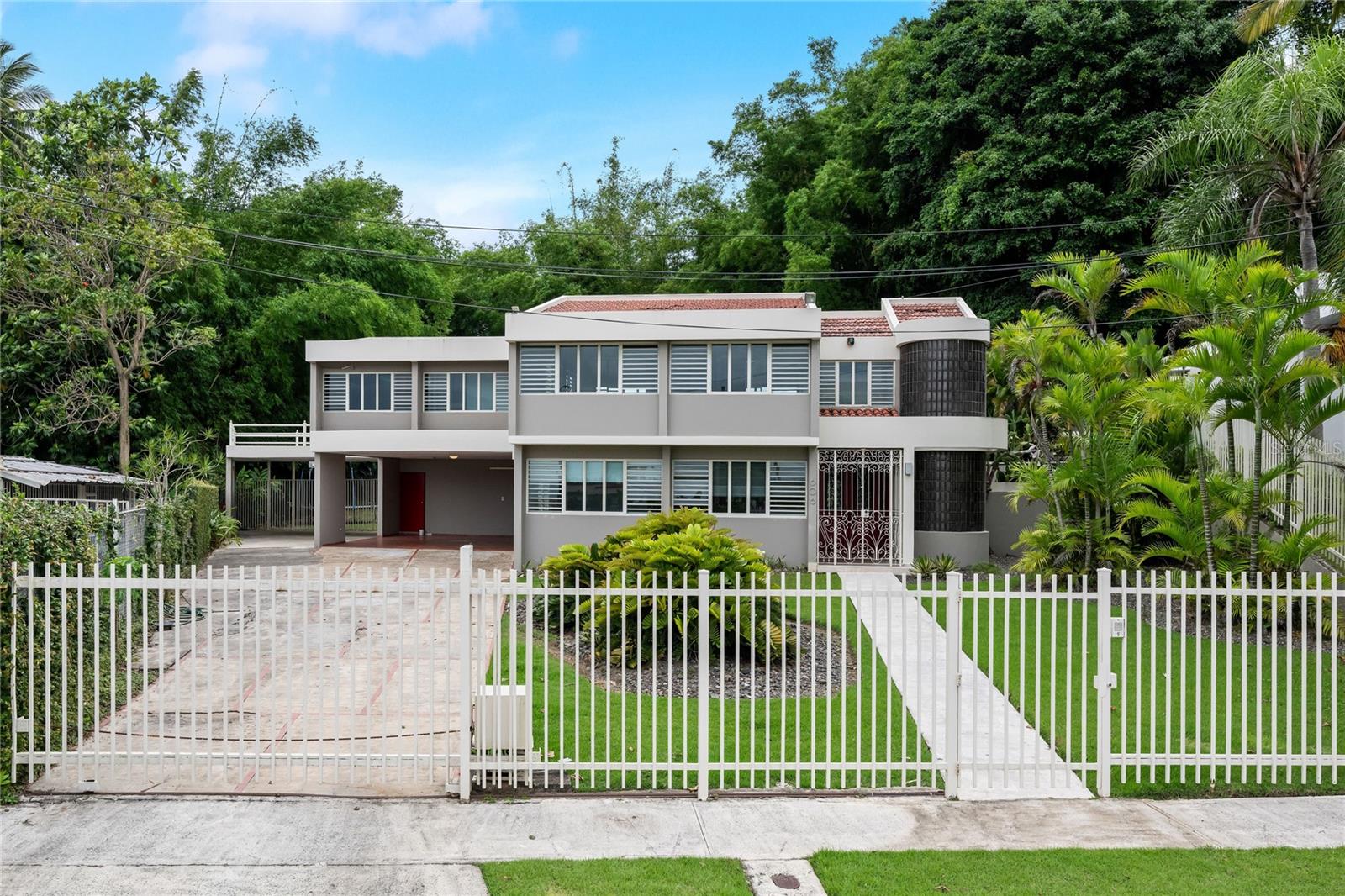 5 hab · 5 baños · GUAYNABO