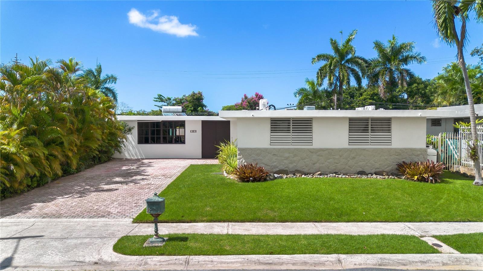 4 hab · 2 baños · GUAYNABO