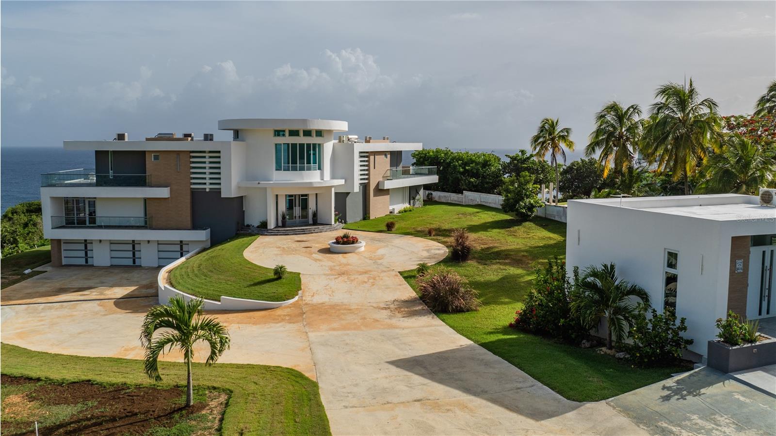 5 hab · 7 baños · QUEBRADILLAS
