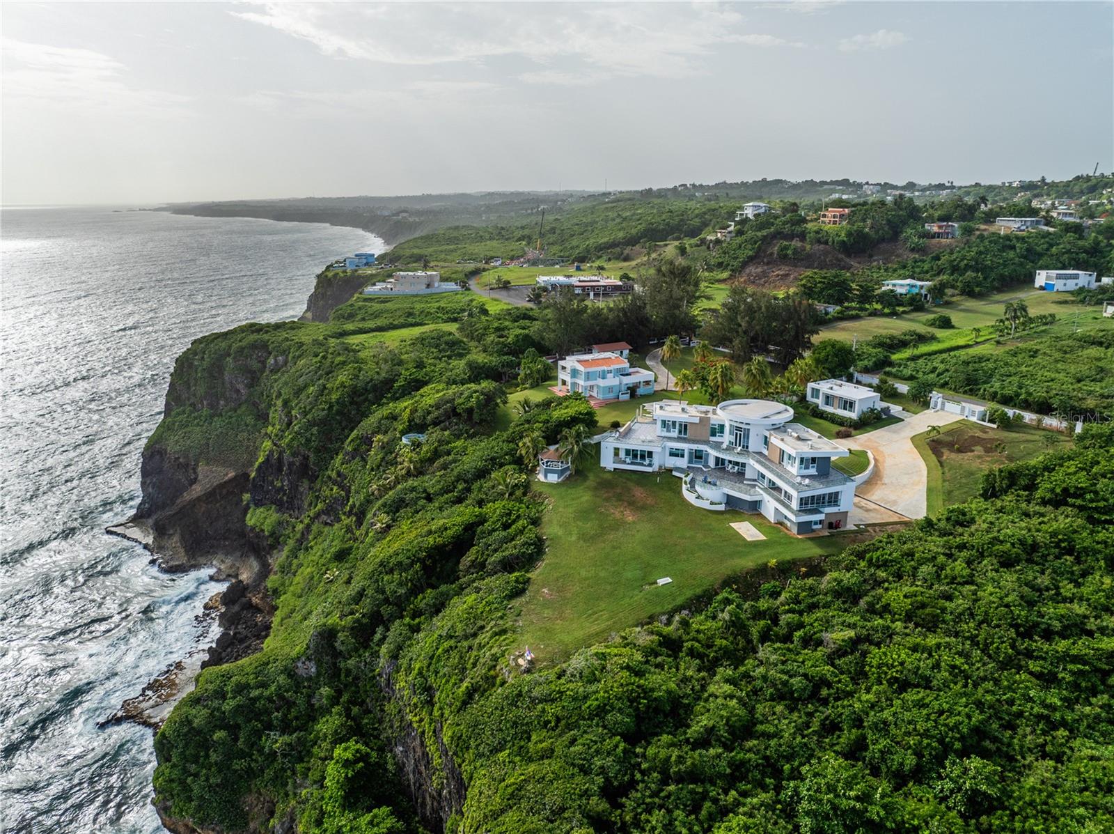 5 hab · 7 baños · QUEBRADILLAS — foto 4