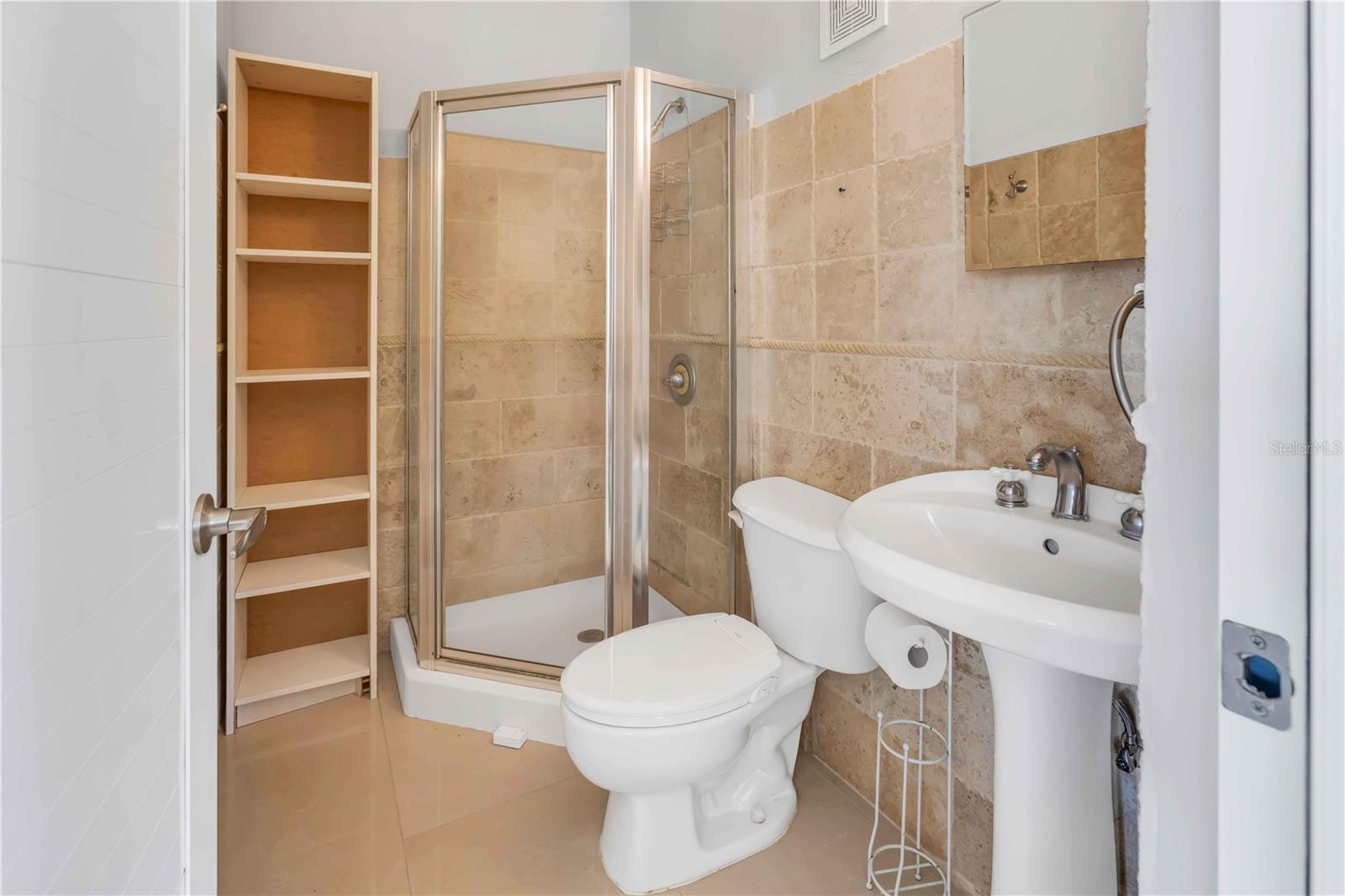 4 hab · 3 baños · DORADO — foto 12