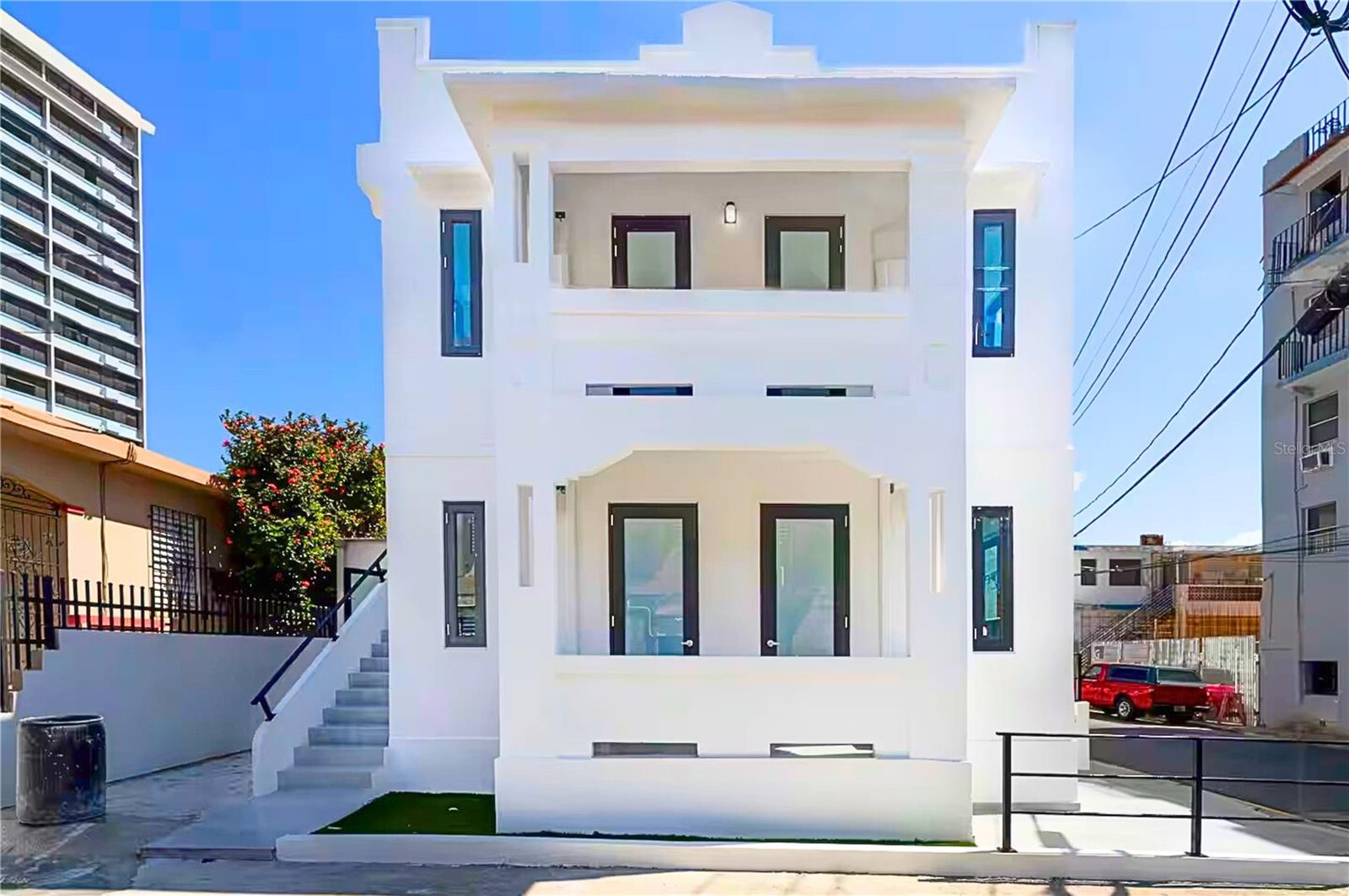 8 hab · 4 baños · SAN JUAN
