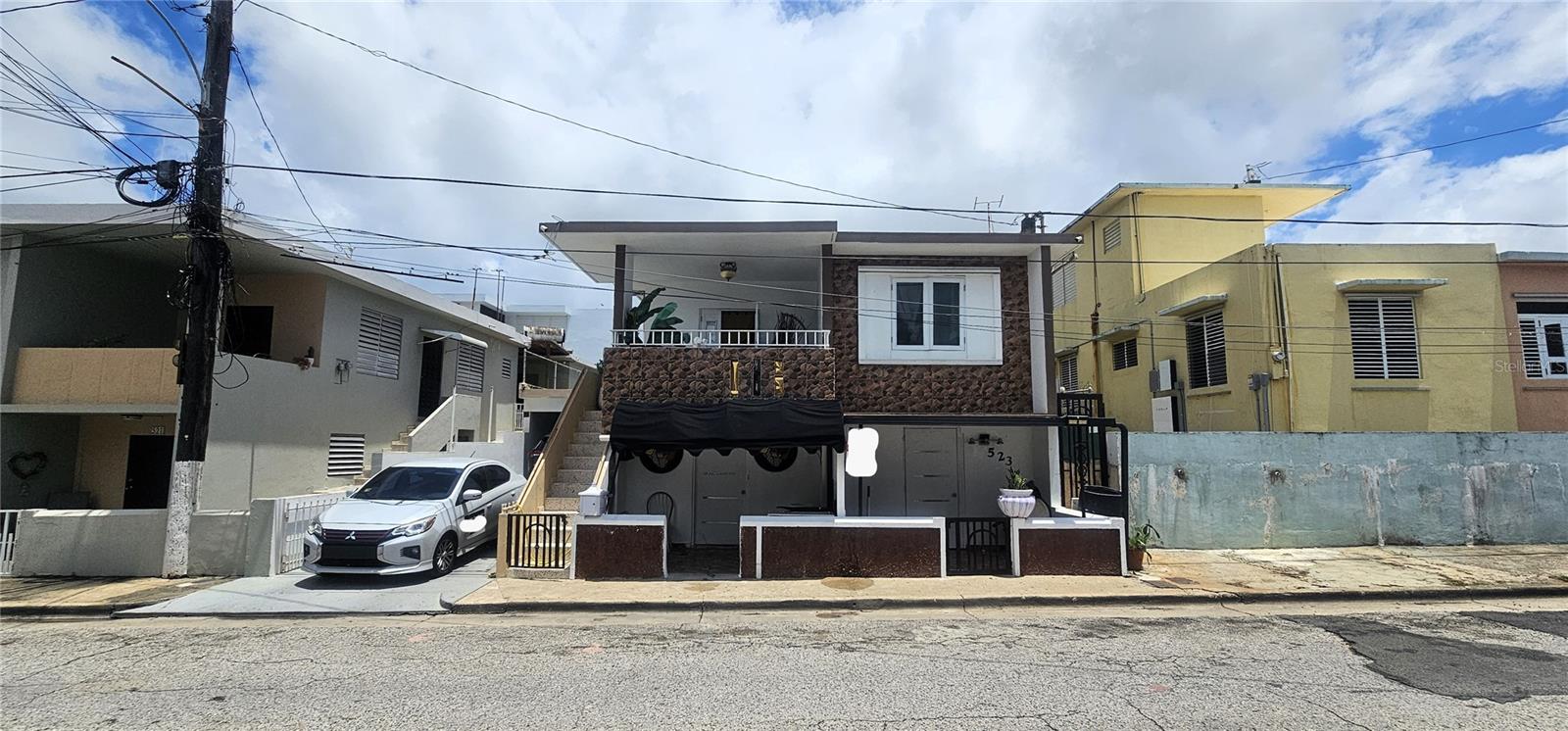 6 hab · 2 baños · ARECIBO