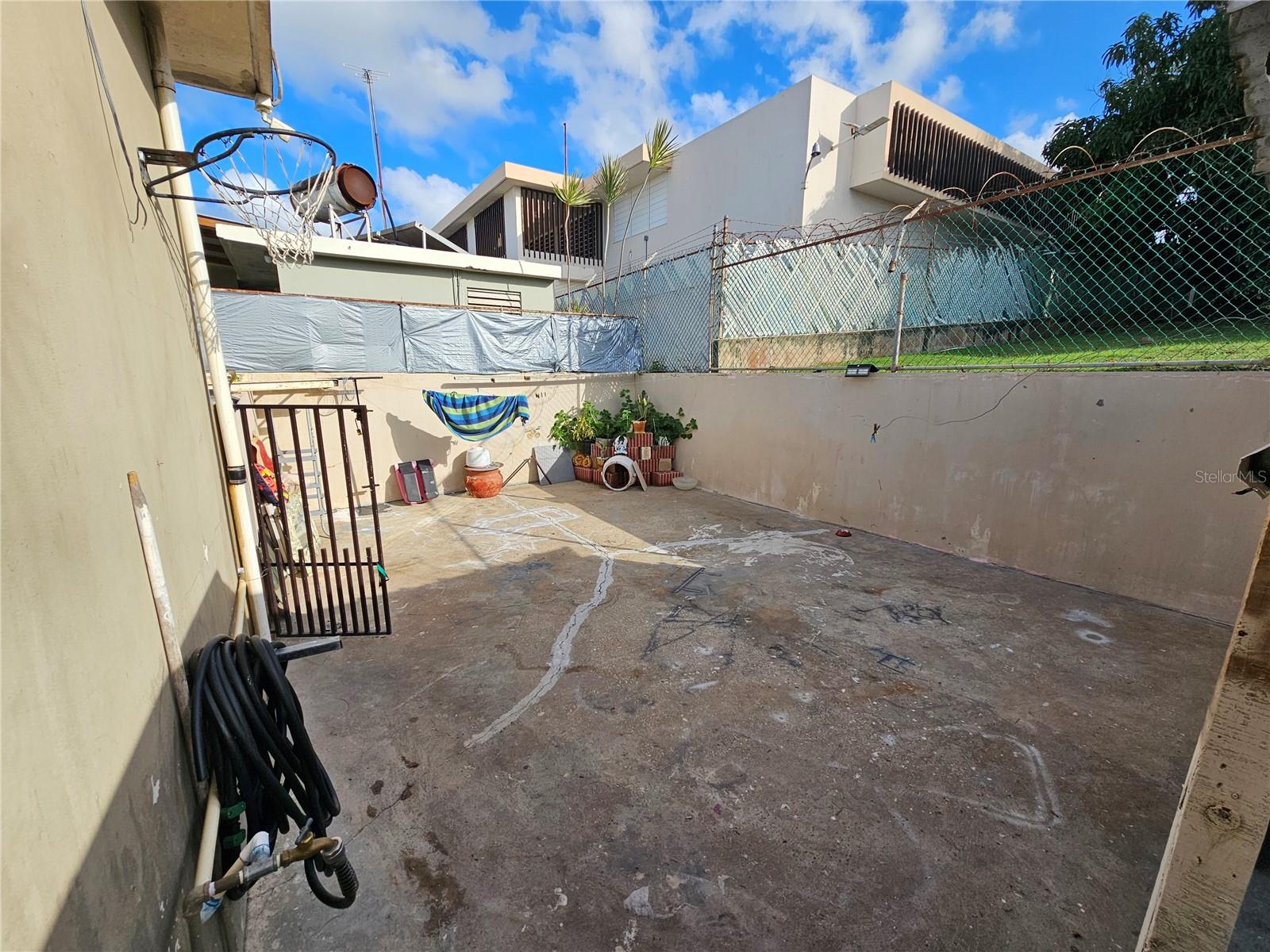 6 hab · 2 baños · ARECIBO — foto 7