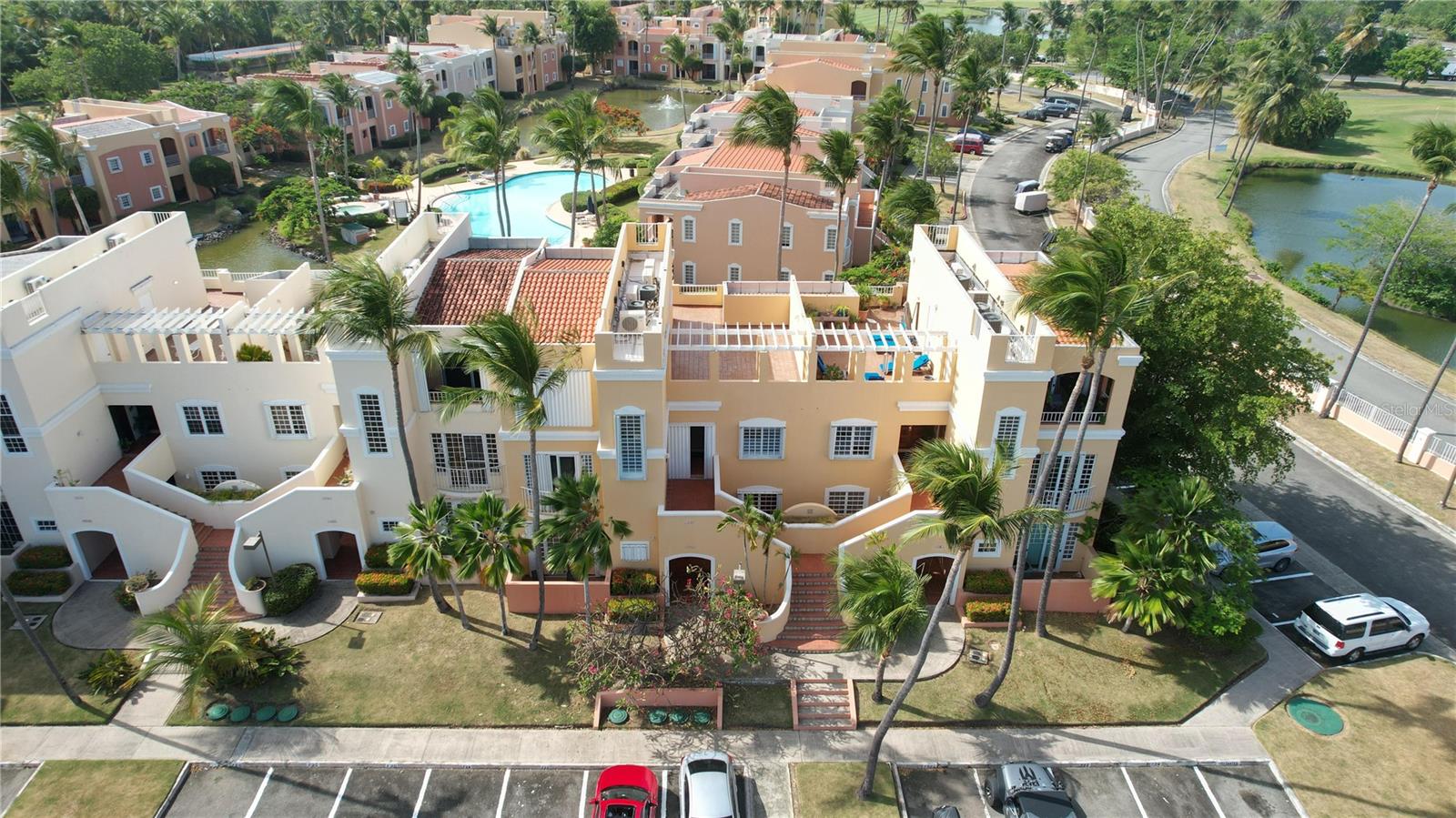 3 hab · 2 baños · HUMACAO