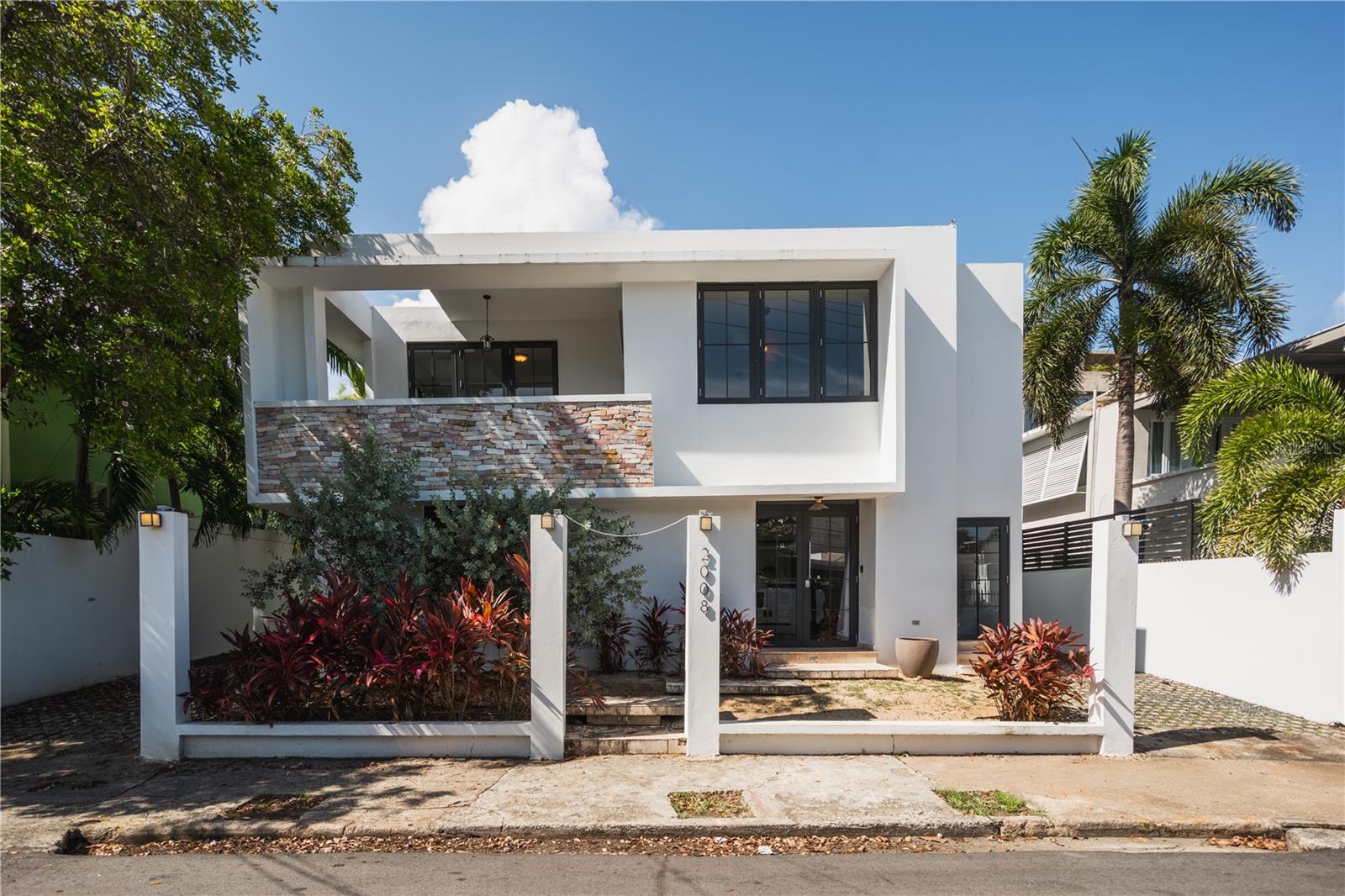 5 hab · 4 baños · SAN JUAN