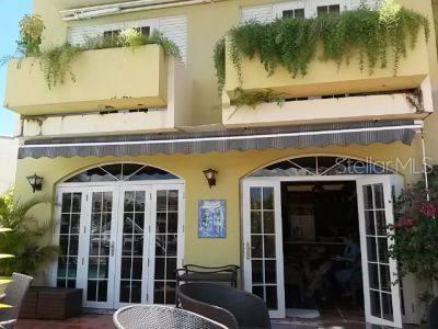 5 hab · 5 baños · HUMACAO