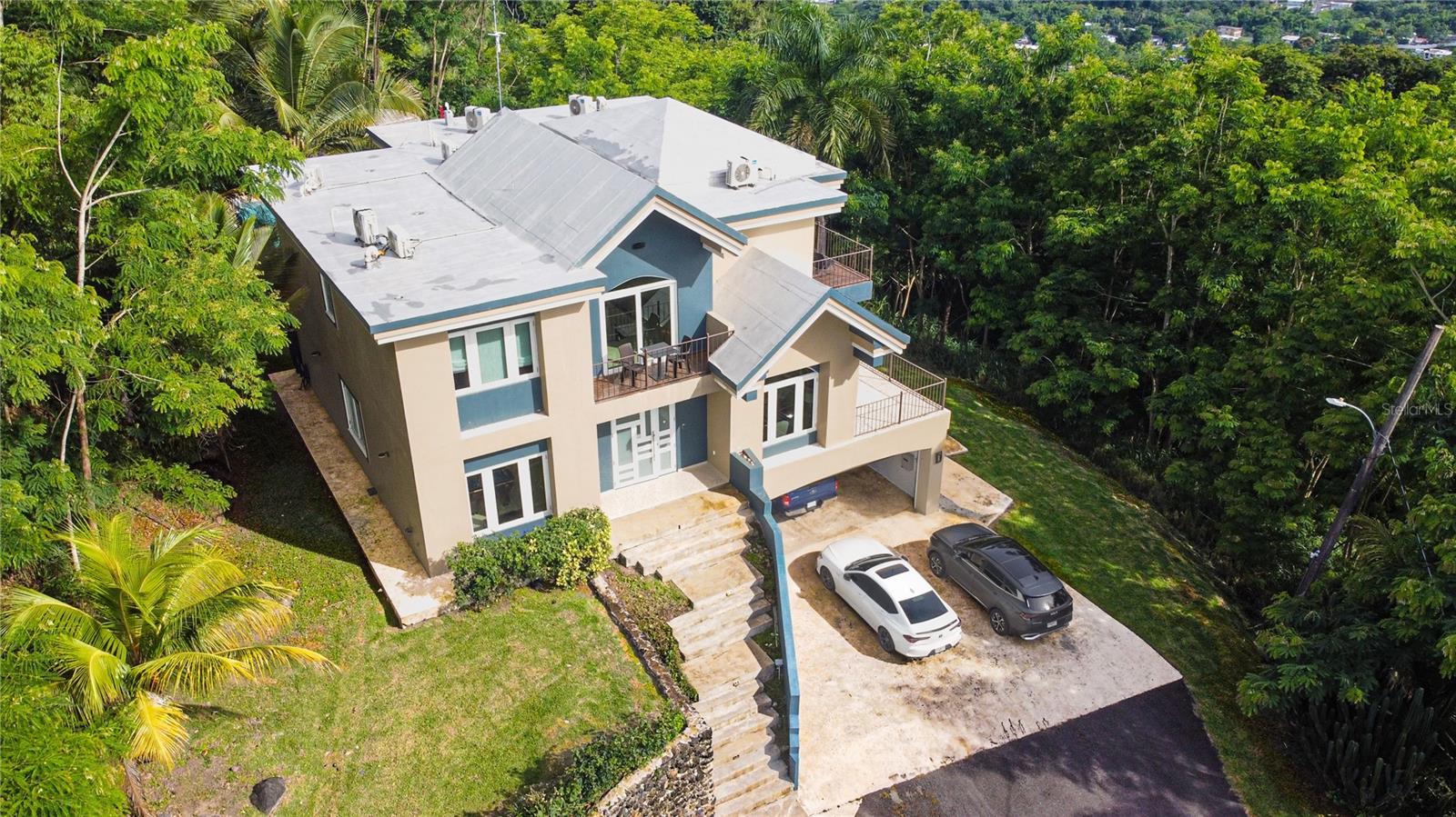 5 hab · 5 baños · BAYAMON