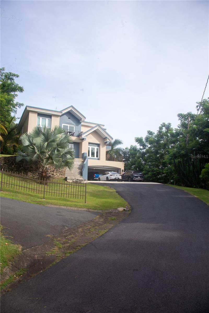 5 hab · 5 baños · BAYAMON — foto 3