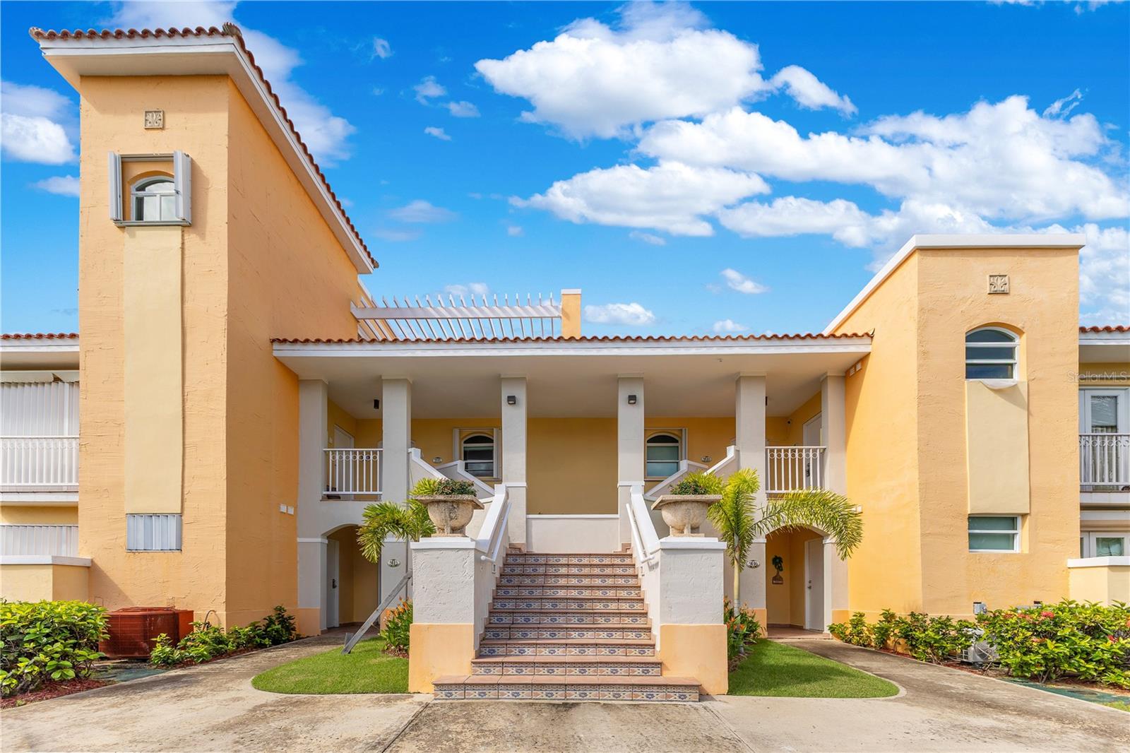 3 hab · 3 baños · HUMACAO