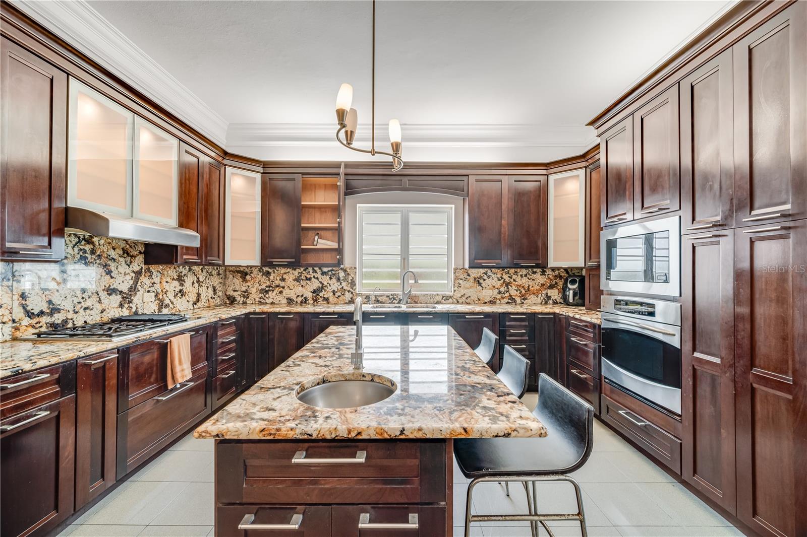 5 hab · 5 baños · GUAYNABO — foto 6