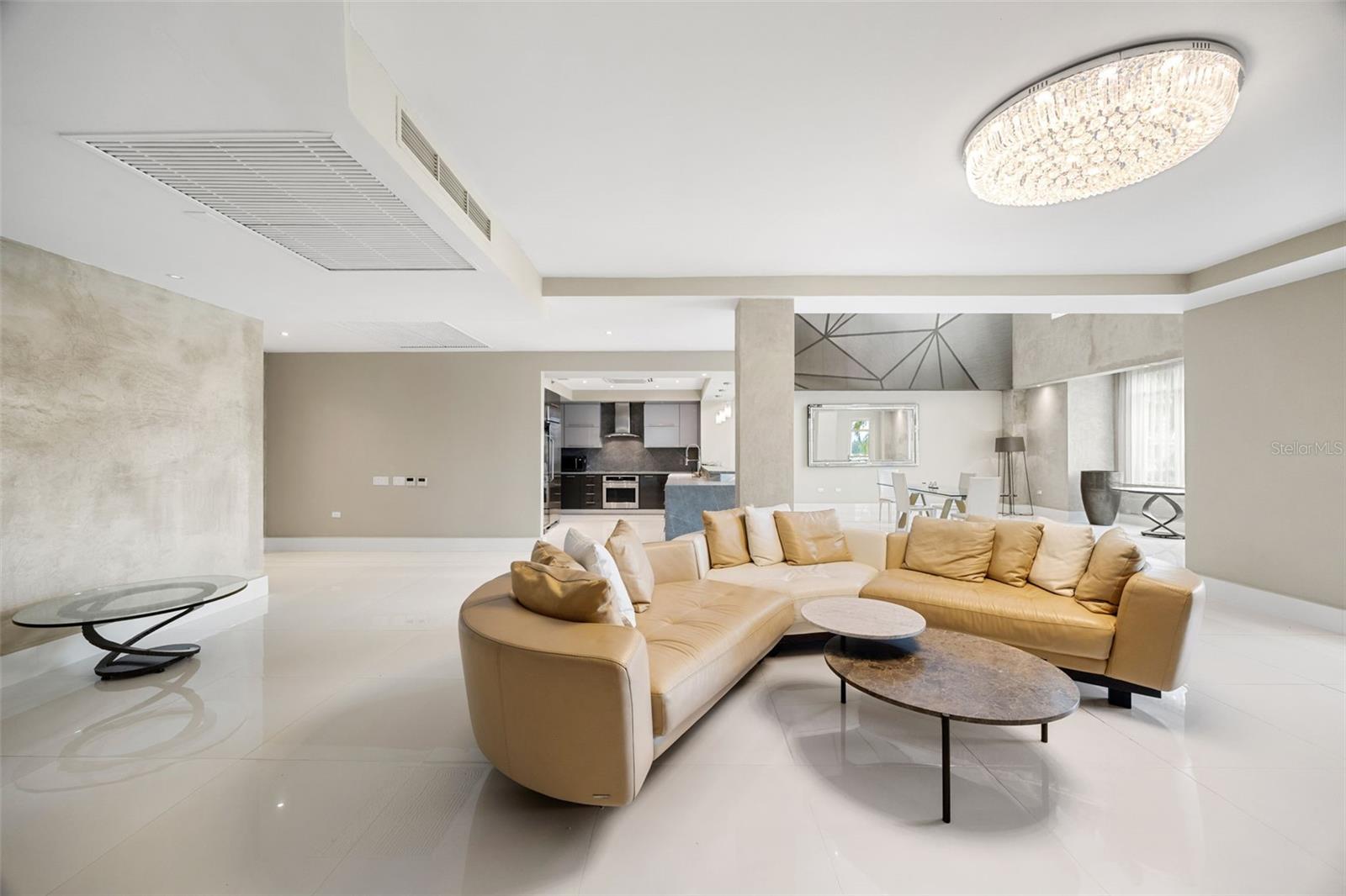 4 hab · 5 baños · DORADO — foto 5