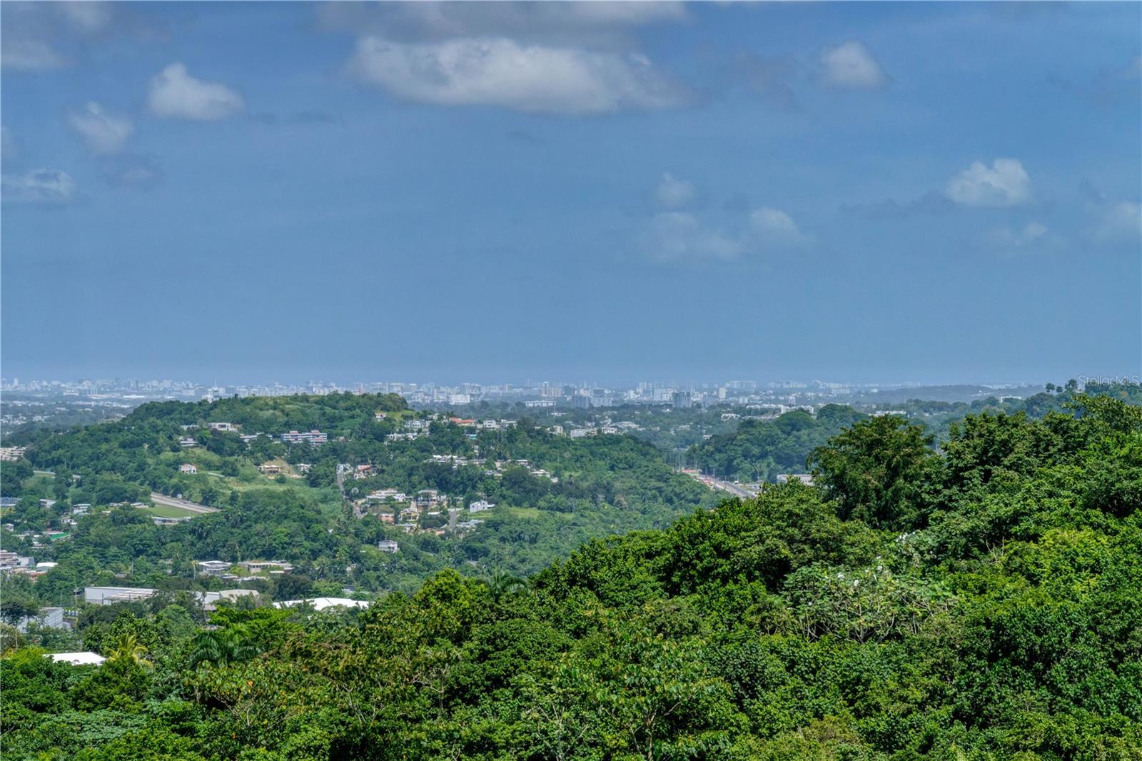 4 hab · 5 baños · GUAYNABO — foto 11