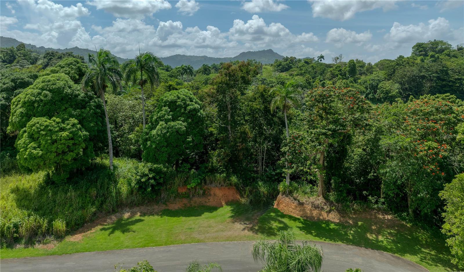 4 hab · 5 baños · GUAYNABO — foto 10
