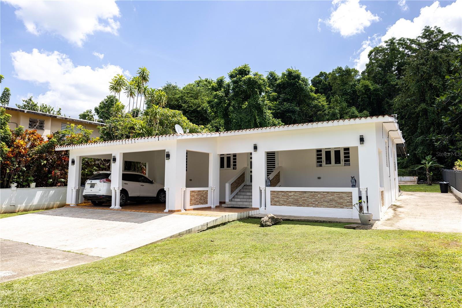 4 hab · 3 baños · MANATI