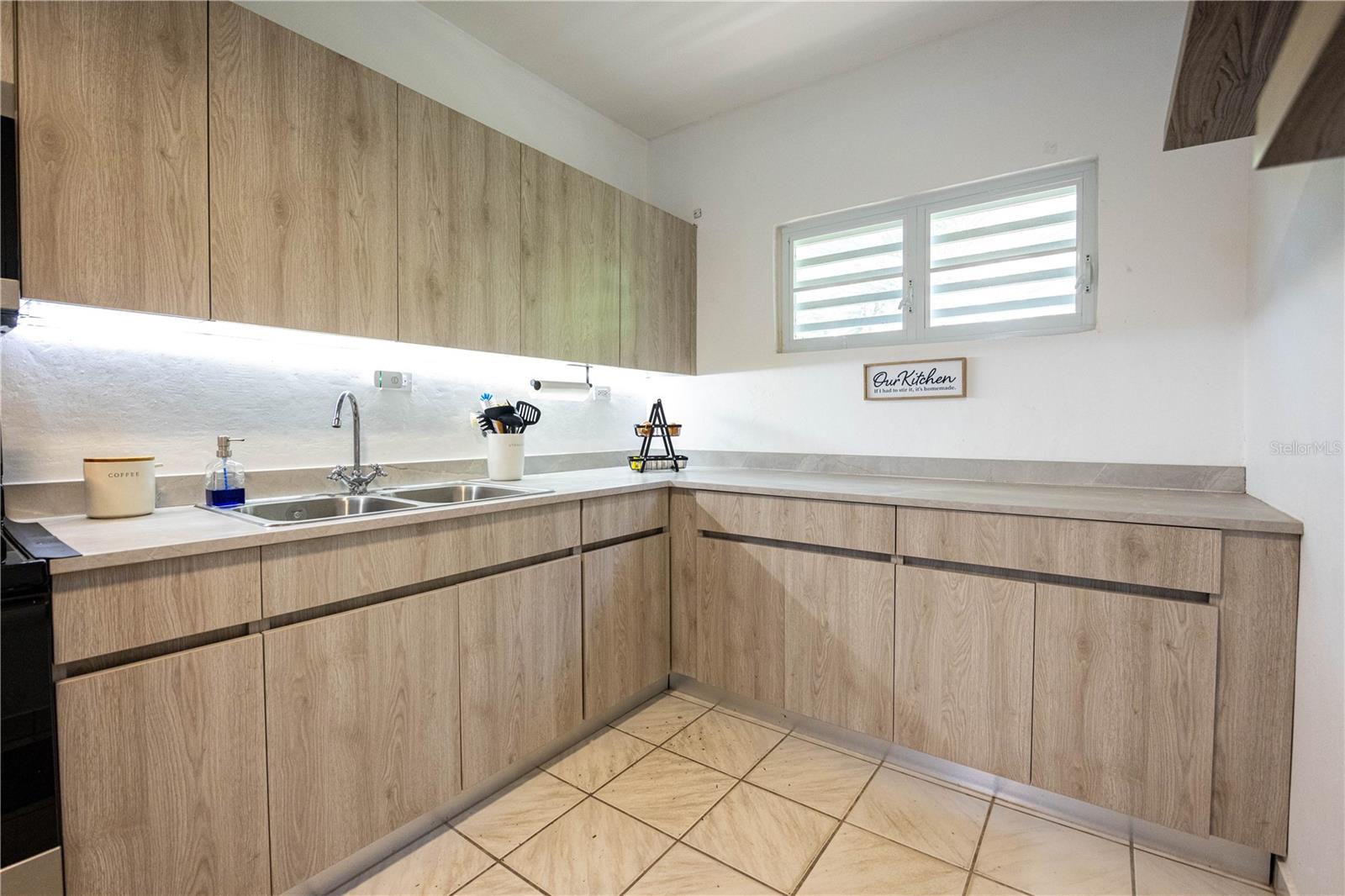 4 hab · 3 baños · MANATI — foto 7