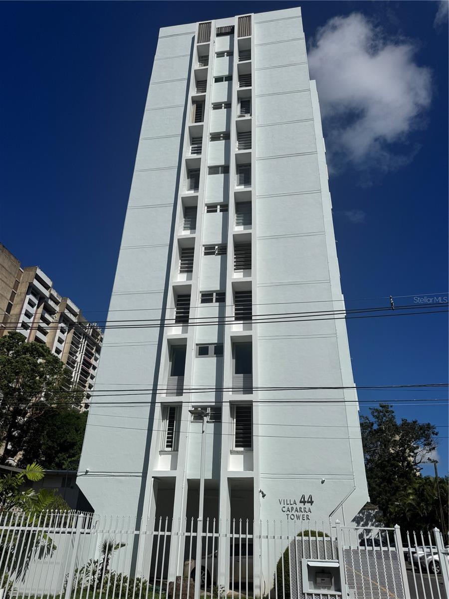 2 hab · 2 baños · GUAYNABO