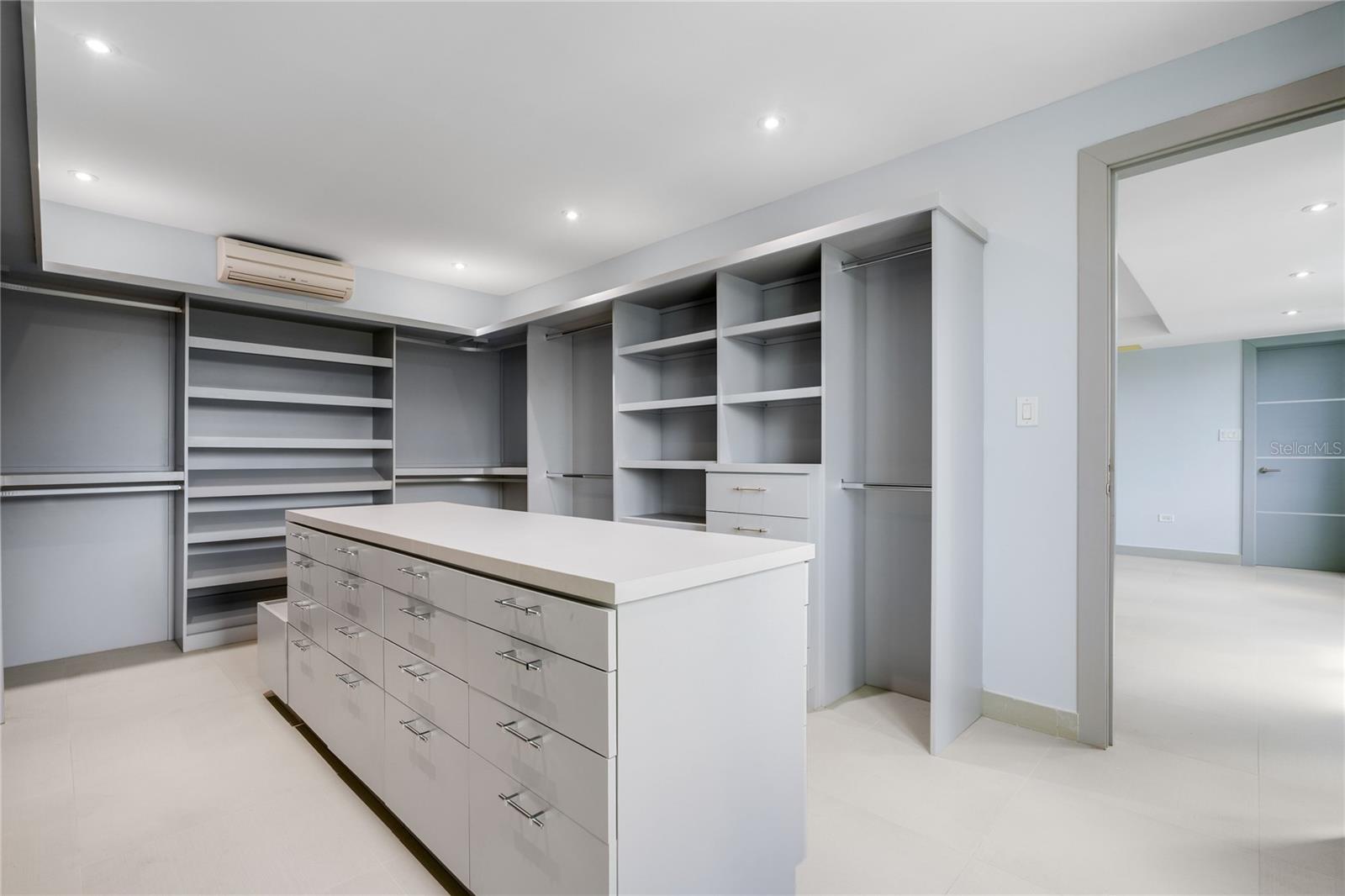 8 hab · 9 baños · SAN JUAN — foto 2