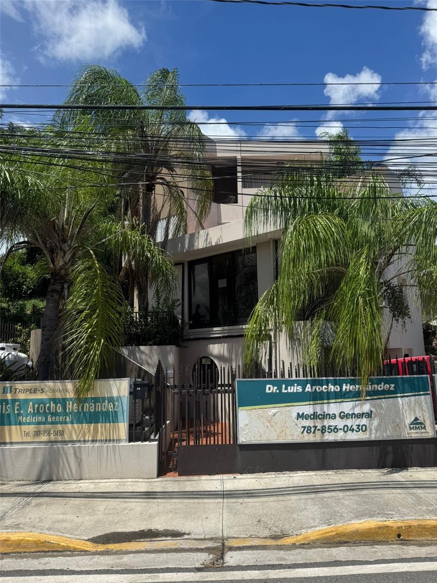 4 hab · 6 baños · YAUCO — foto 3